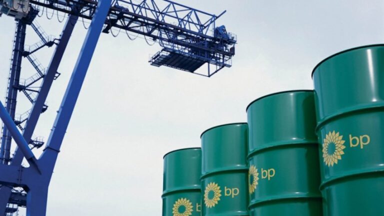 EUA solicitam tarifas sobre petróleo russo de China e Índia