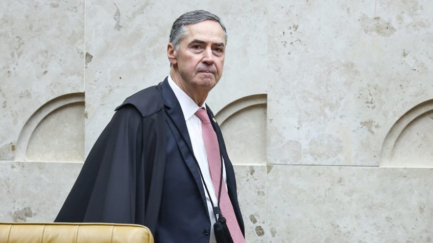 Regras aprovadas por Barroso alteraram julgamento de Bolsonaro no STF