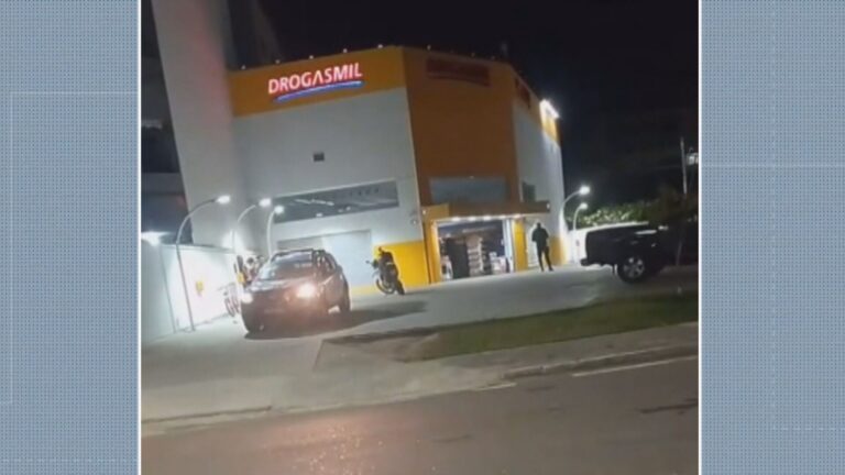 Homem é preso e dois adolescentes apreendidos em assalto a farmácia no Recreio