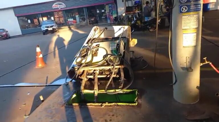 Motorista derruba bomba de combustíveis e foge em Ribeirão Preto