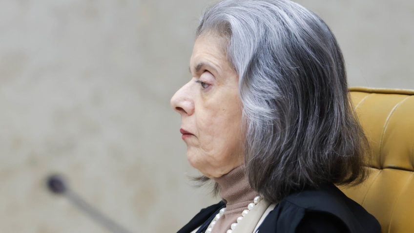 Cármen Lúcia diz que TSE não cogitou voto impresso