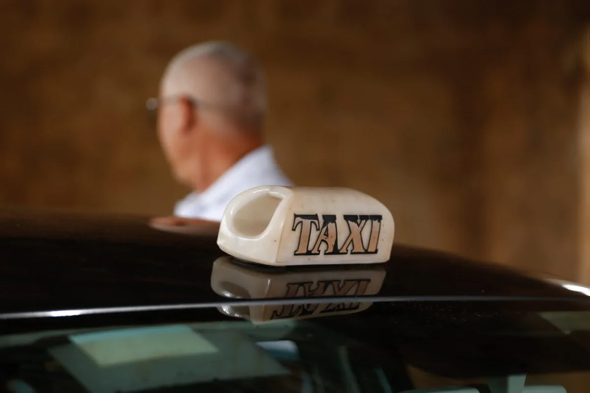 Senado aprova isenção de taxa para taxistas