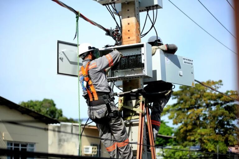 Ruas de quatro bairros de Manaus ficarão sem energia nesta segunda-feira