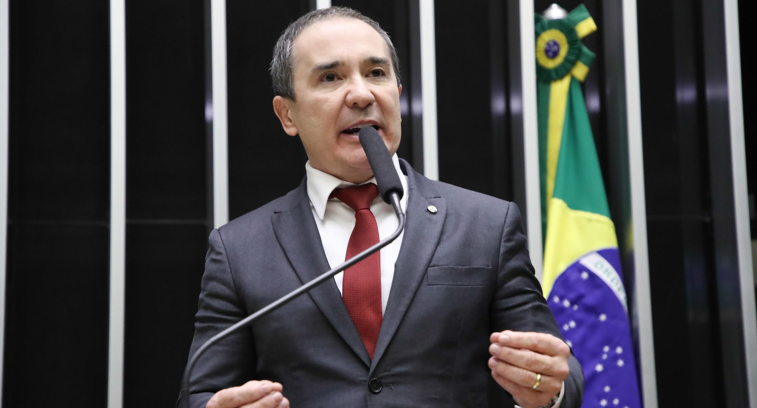 Projeto prevê até 30 anos de prisão por desvio na saúde e educação