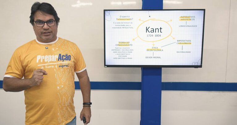 Professor explica a ética deontológica de Kant para o Enem