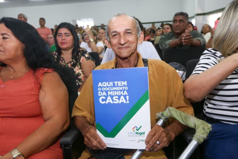 Governo entrega registros de imóveis para 756 famílias no Sul do Piauí