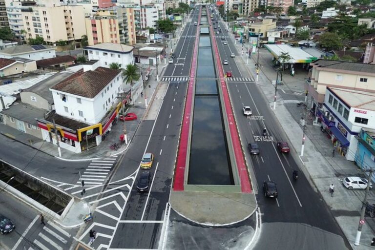 Guarujá estuda implantar faixas exclusivas para motociclistas
