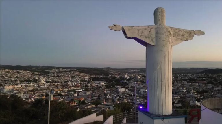 Mirante do Cristo em Formiga: história e vista panorâmica no alto da cidade