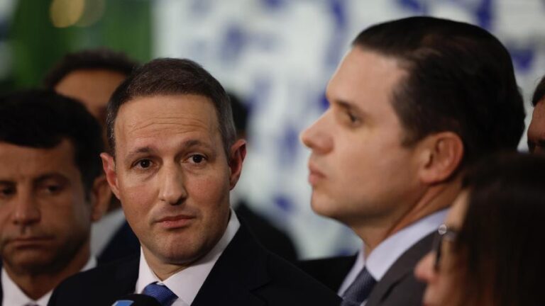 Governistas criticam relatoria de Derrite e pedem mudanças no PL Antifacção