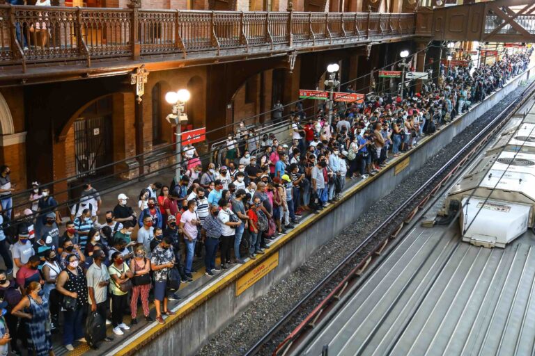 Estação da Luz da CPTM oferece vagas de estágio e aprendizagem