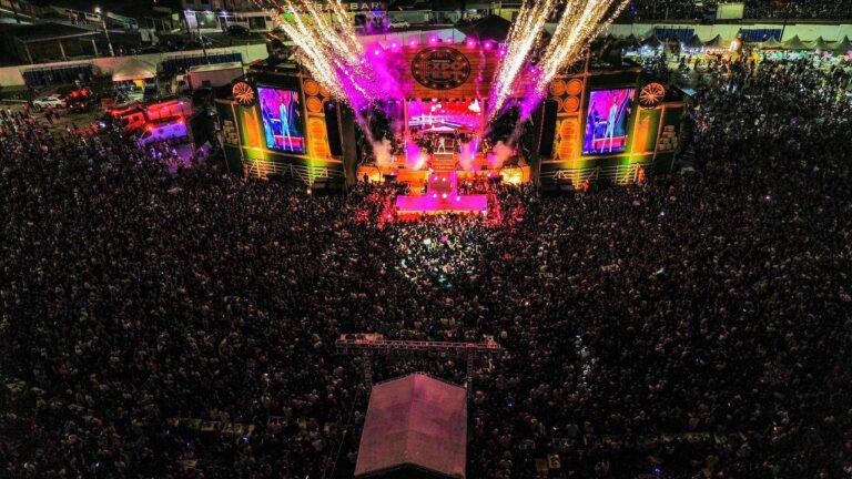 Pablo do Arrocha encanta público na ExpoFest 2025 em Itacoatiara