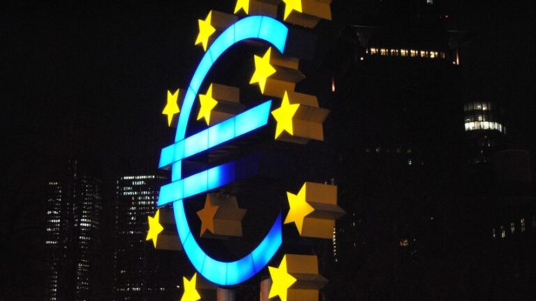 Superávit comercial da zona do euro em julho de 2025