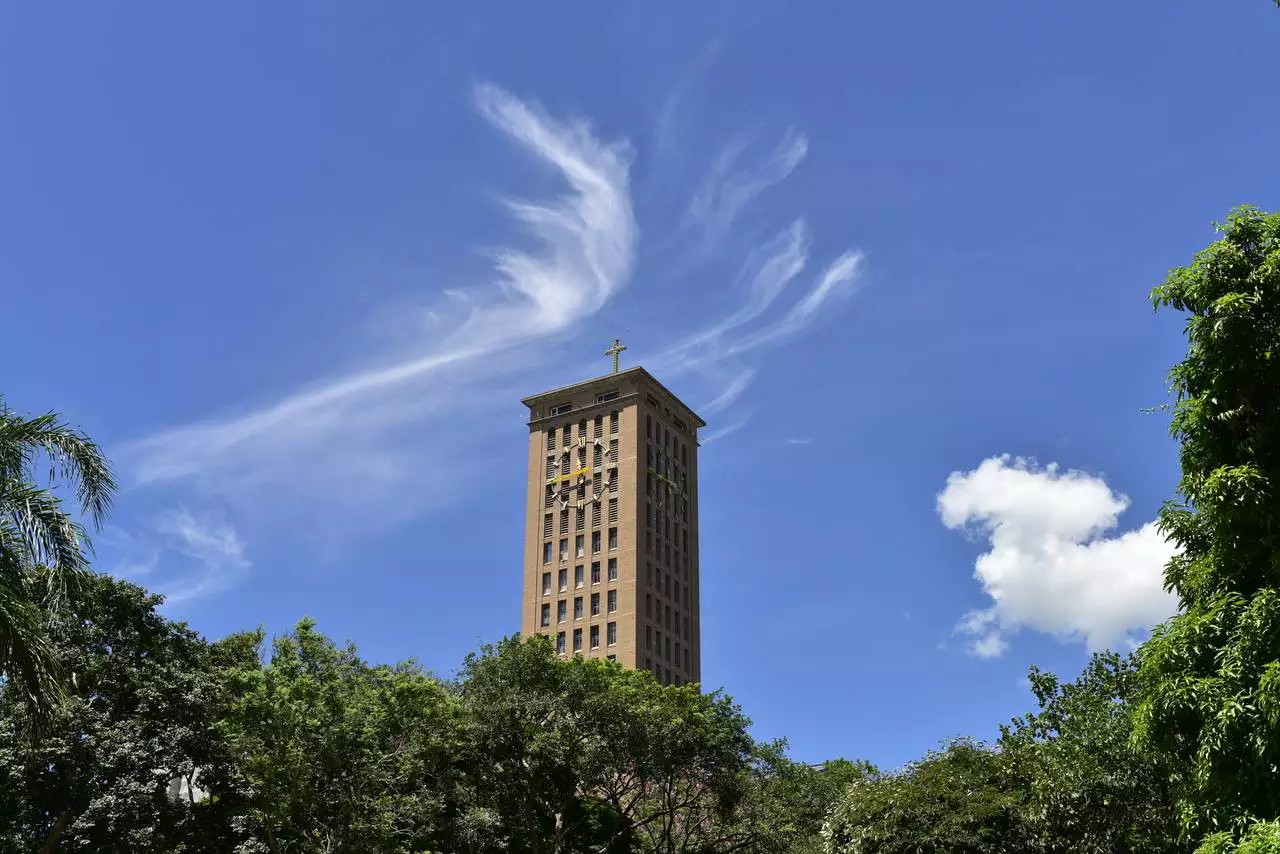 Torre do Santuário de Aparecida: presente de JK