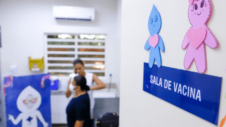 Unidades de saúde abrem para vacinação em São José do Rio Preto