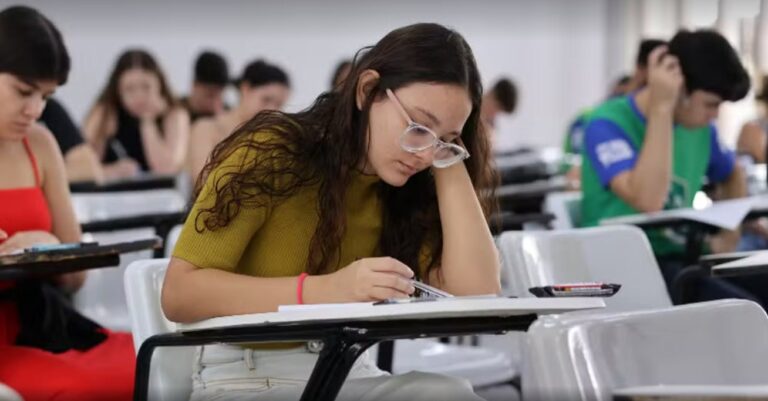 Concursos em Pernambuco oferecem mais de 3,4 mil vagas com salários de até R$ 13,2 mil