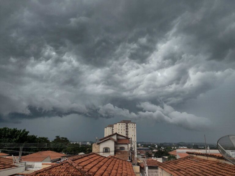 Mudança no tempo no Vale do Paraíba com frente fria