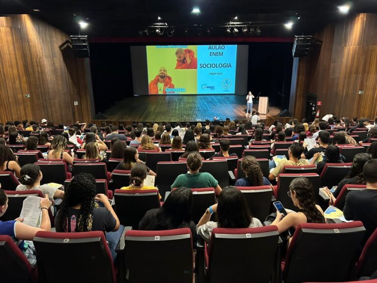 Cursinho popular da Famema oferece 300 vagas em aulão gratuito