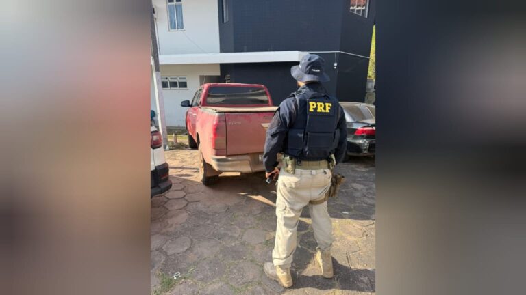 Caminhonete roubada é apreendida durante fiscalização da PRF em Santarém