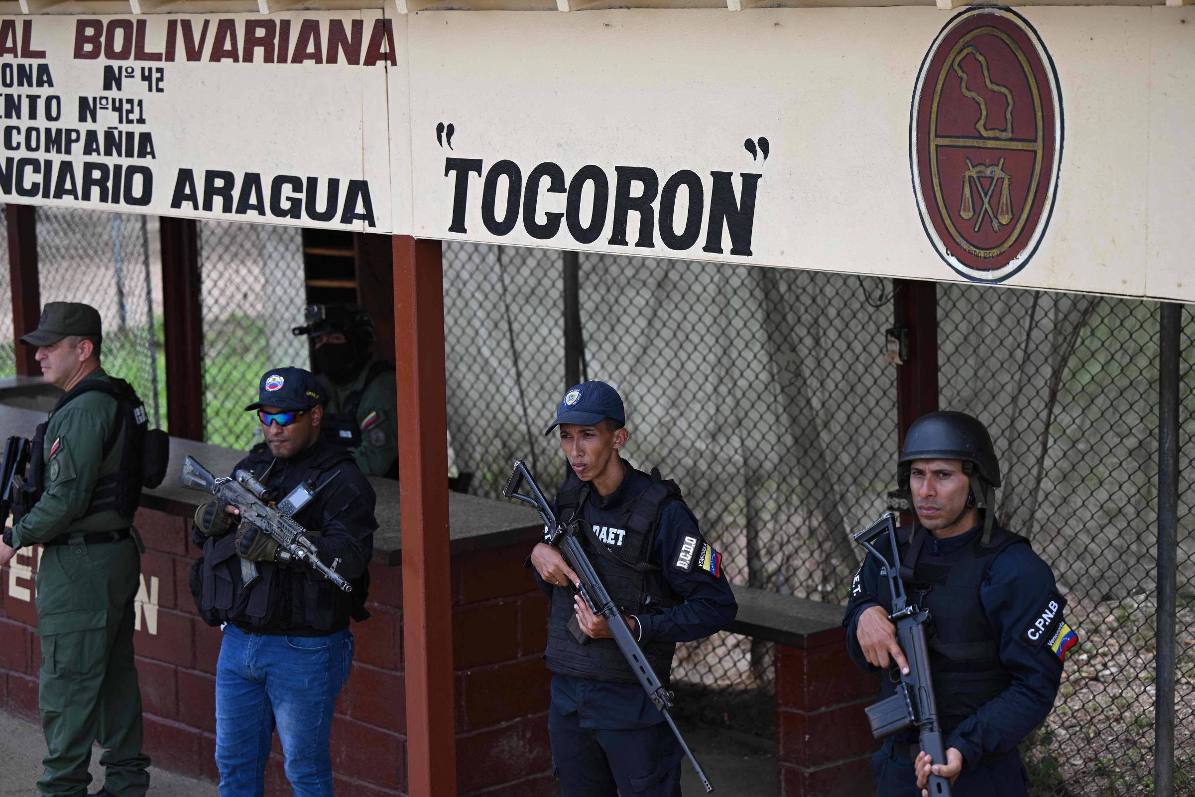 Venezuela liberta cineastas detidos em prisão de segurança máxima