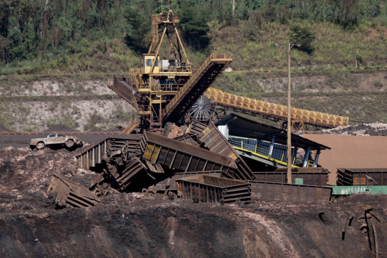 Regra de segurança gera conflito no setor de mineração