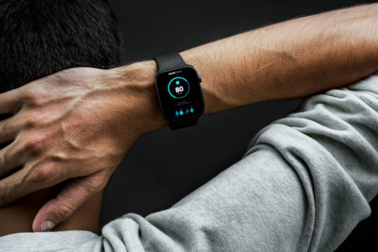 Estudo revela que smartwatch pode ajudar na detecção precoce de doenças cardíacas