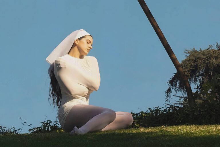 Rosalía fará evento gratuito no Rio de Janeiro para fãs do álbum 'Lux'