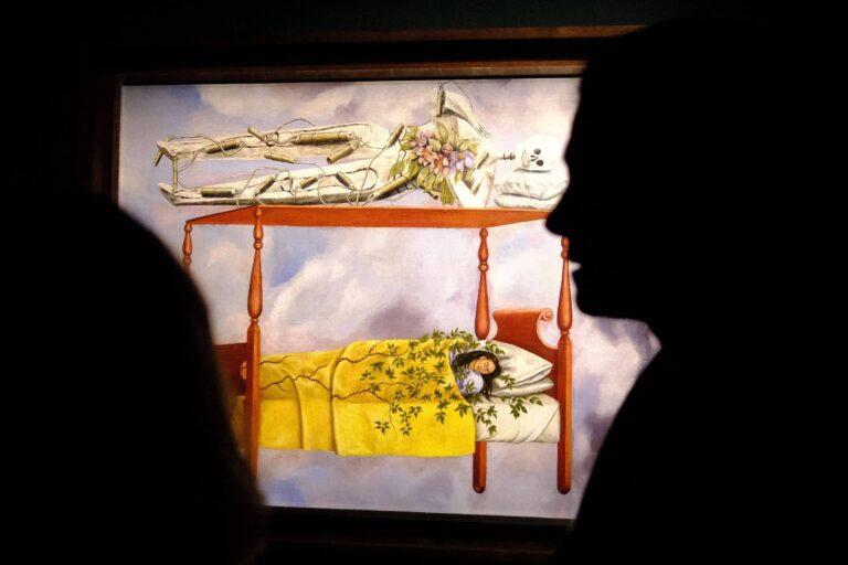 Quadro de Frida Kahlo é leiloado por US$ 54,7 milhões e estabelece novo recorde