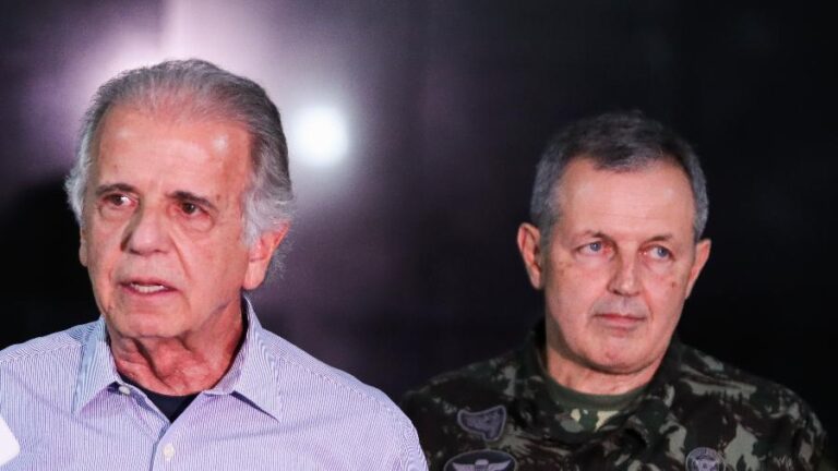 Conversa entre comandante do Exército e Moraes aborda dignidade de generais condenados