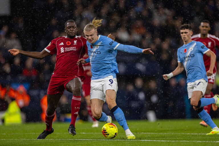 Nova regulamentação financeira da Premier League limita gastos dos clubes