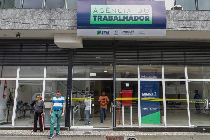 Paraná bate recorde com 6,1 milhões de pessoas ocupadas