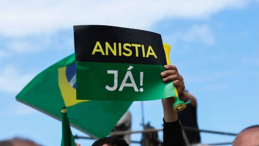 Líder do PL afirma ter votos para aprovar anistia