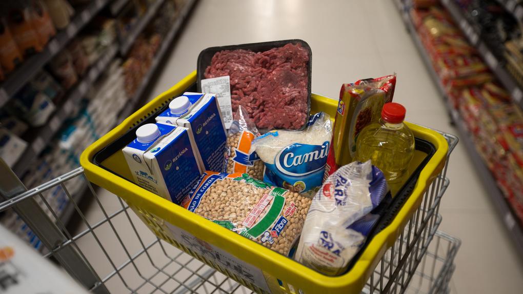 Inflação reduz compra de alimentos para 58% dos brasileiros