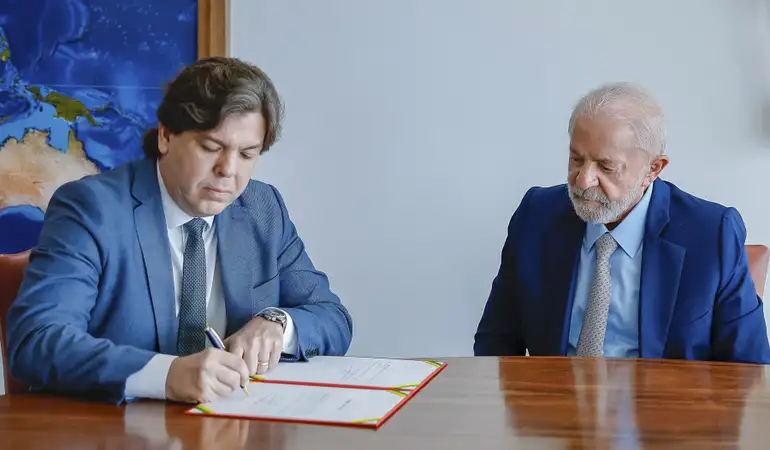 Lula dá posse a Frederico Siqueira Filho como novo ministro das Comunicações