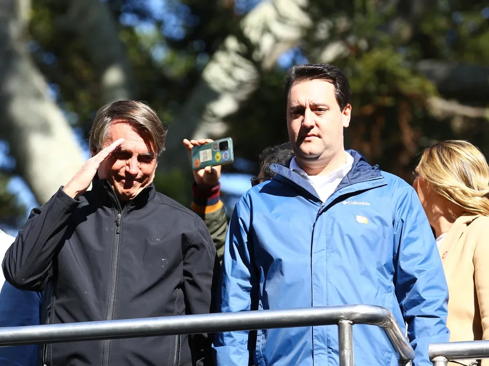 Bolsonaro e Ratinho iniciam agendas no PR de olho em 2026