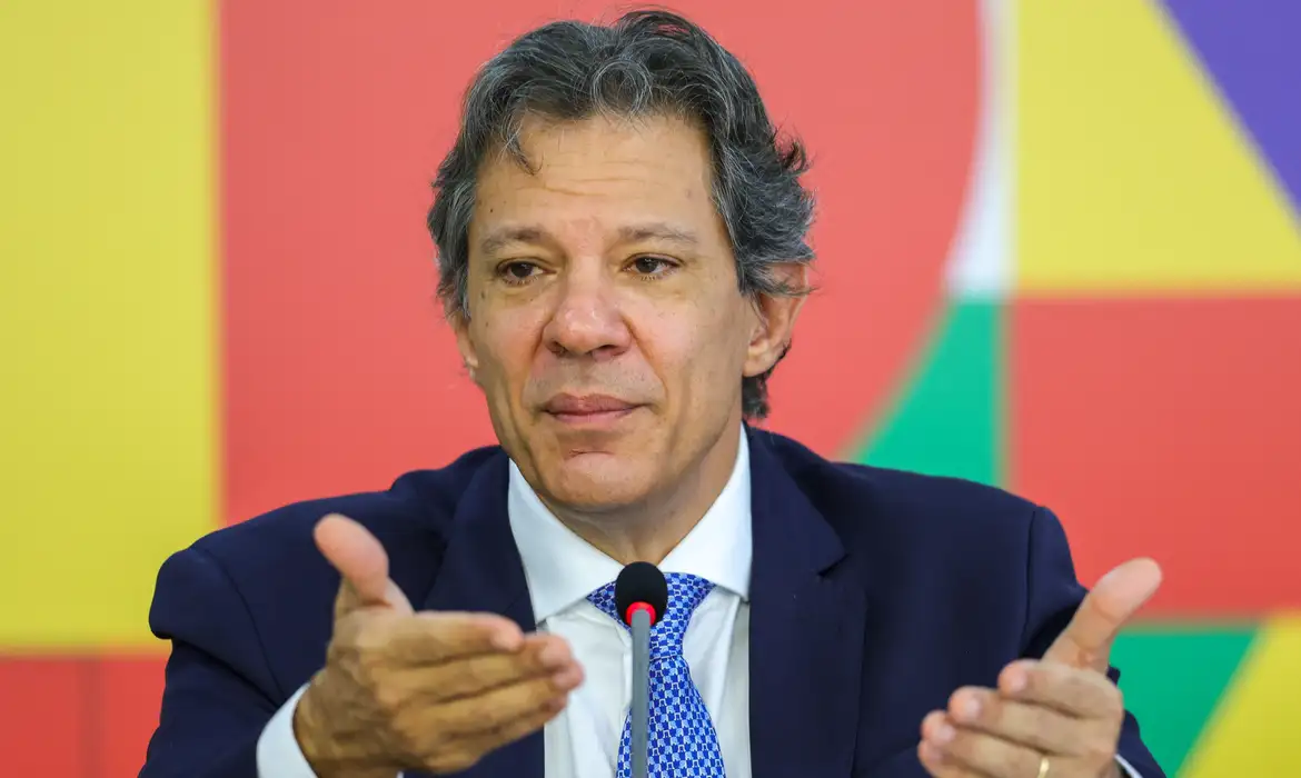 Haddad recua em parte aumento do IOF após reação do mercado