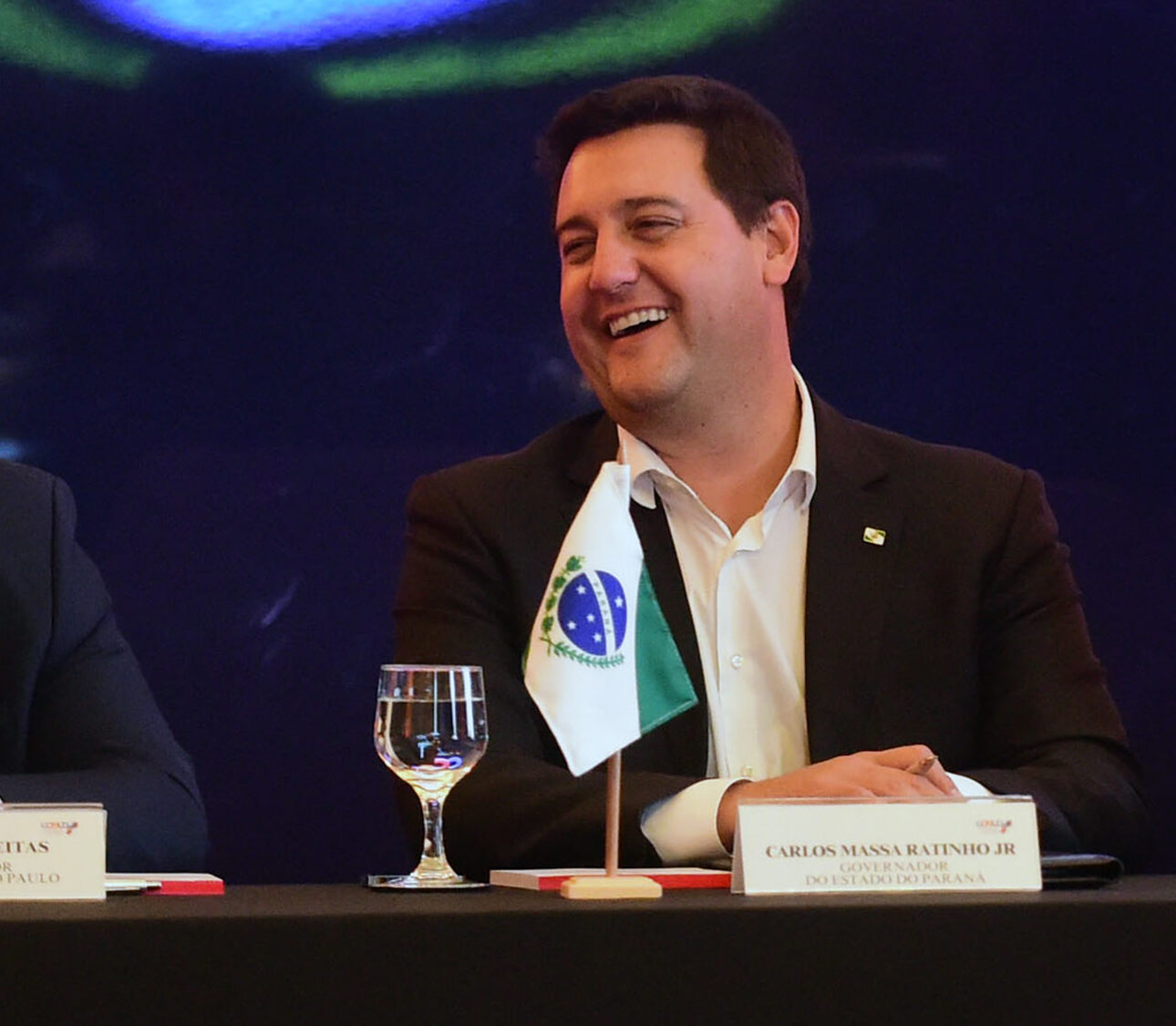 Ratinho Junior atrai atenção de grandes bancos e se fortalece como alternativa a Lula