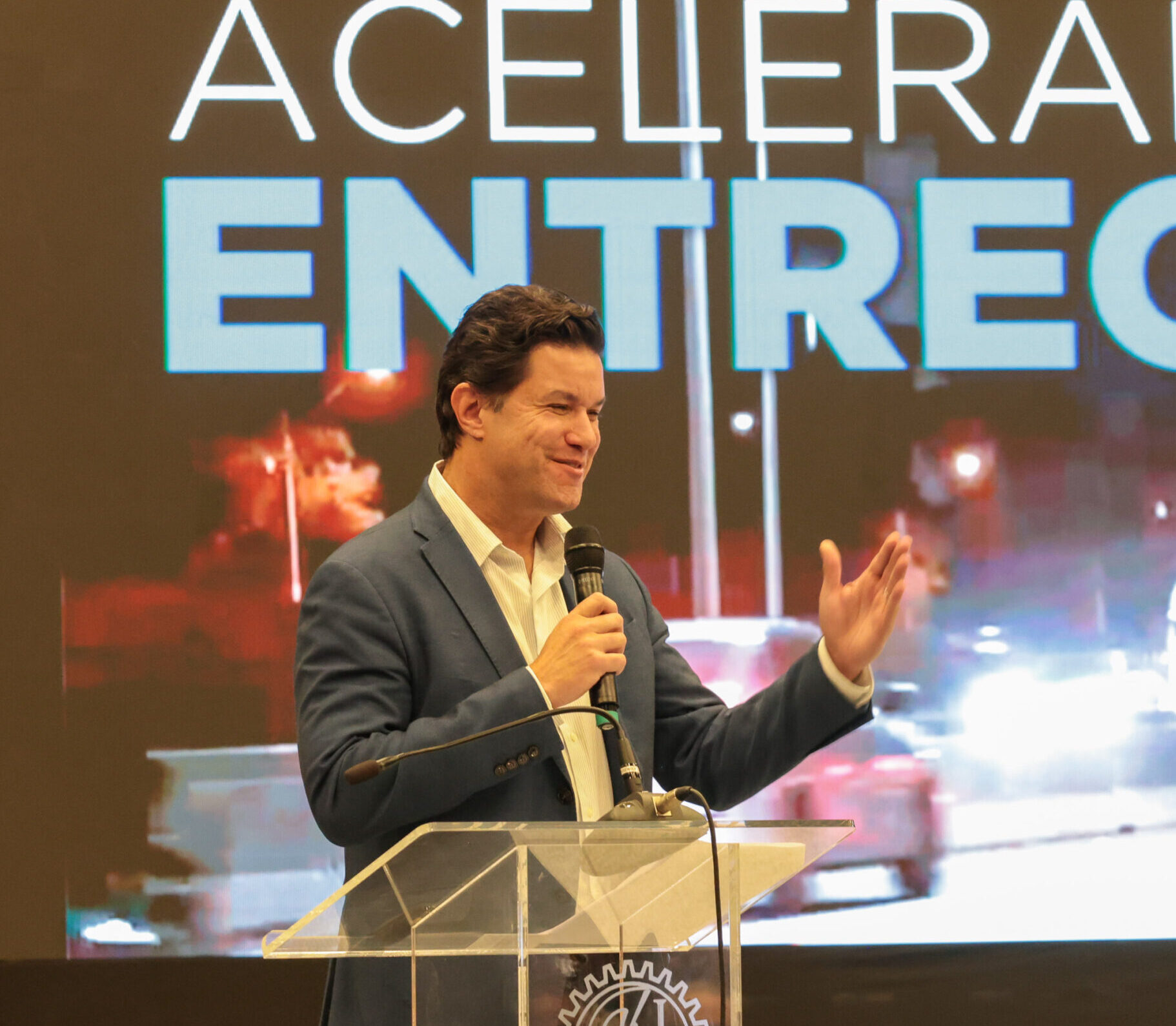 Guto Silva anuncia lançamento do maior programa de pavimentação da América do Sul