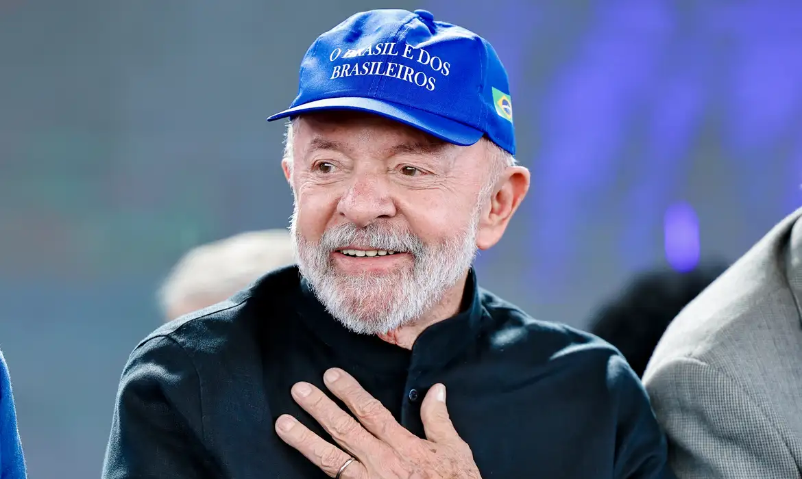 EDITORIAL: Escala 6×1: Lula se apropria de pauta eleitoreira na busca por mais 4 anos no poder