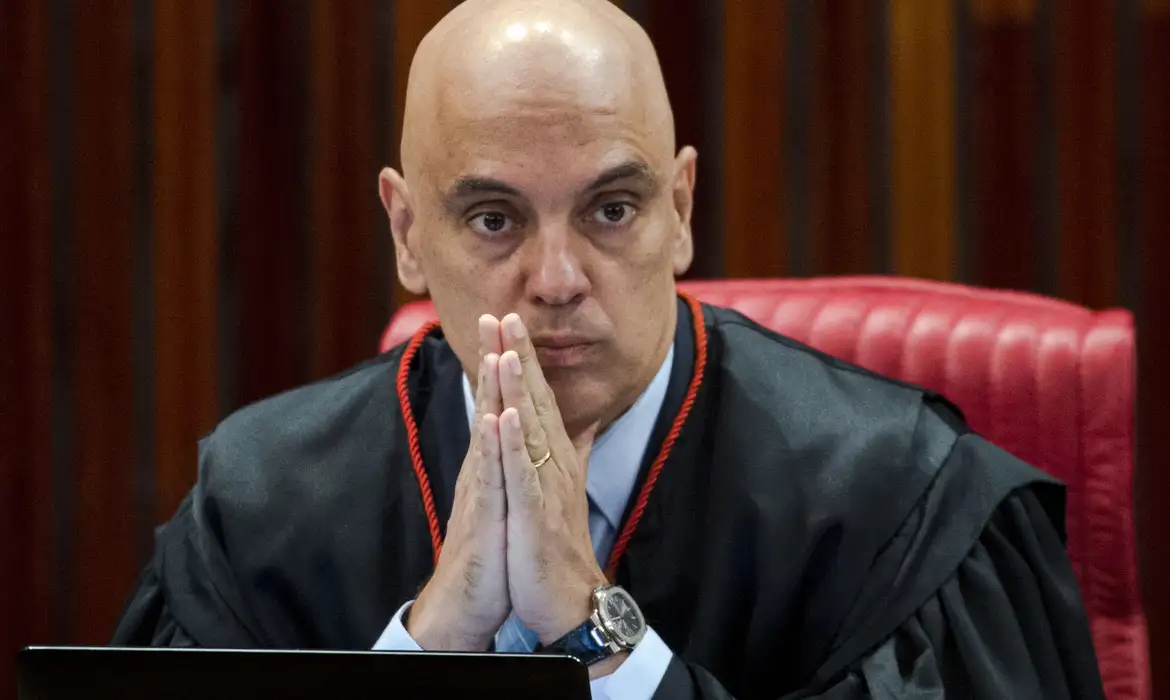 AGU pede liminar sobre o IOF e desafia Congresso, com Moraes na relatoria