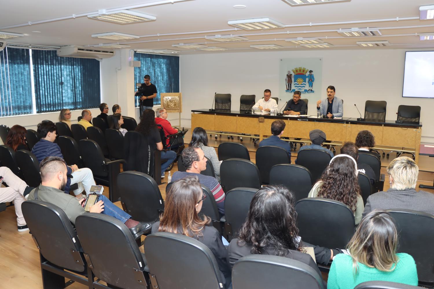 Transporte em Florianópolis: Deficiências Invisíveis Demandam Ações Urgentes