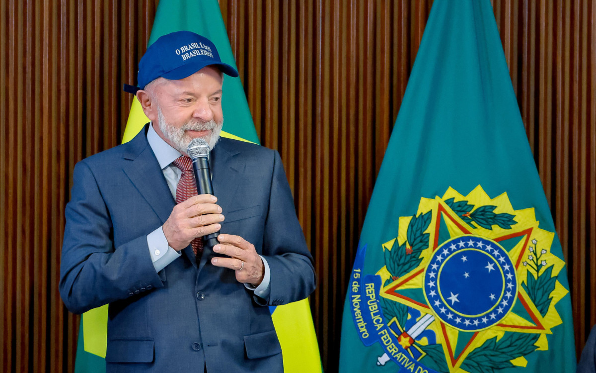 Lula Ataca Eduardo Bolsonaro e o Acusa de Traição à Pátria por Incitar Ódio nos EUA