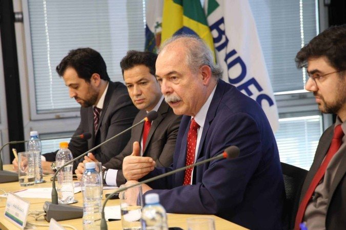 BNDES Desbloqueia R$10 Bilhões em Crédito para Exportadores Atingidos por Tarifas dos EUA