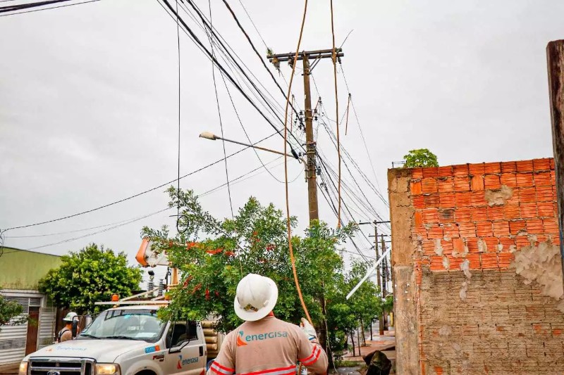 Cabos Rompidos: Energisa Alerta para Perigos e Orientações Essenciais em Rondônia