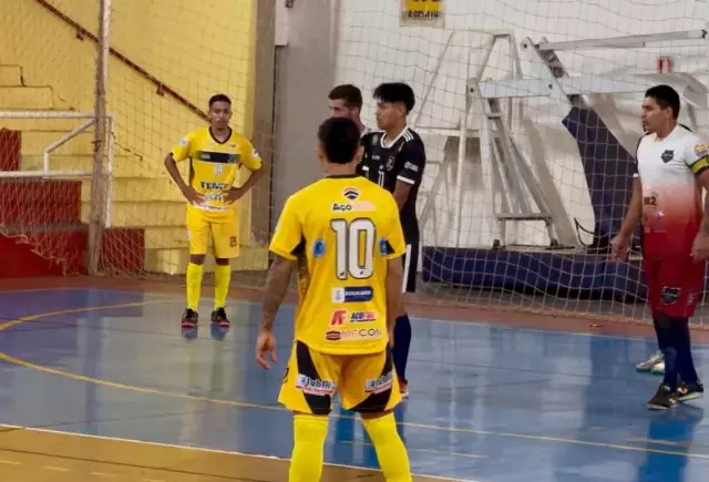 Juventude AG Oscila no Estadual de Futsal: Goleada e Revés Marcam Etapa em Ribas do Rio Pardo