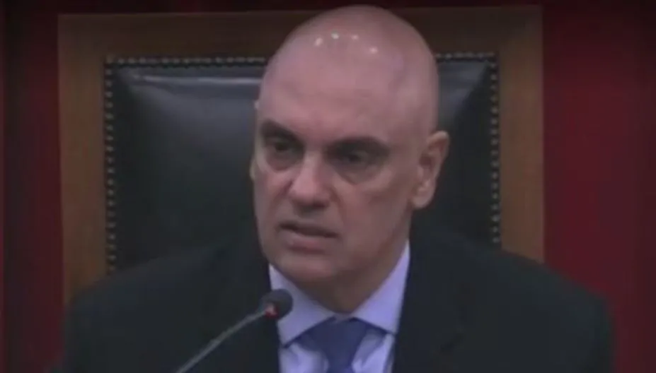 Moraes Defende a Constituição de 1988 Como Barreira Contra Golpismos e Alerta Para o Crescimento do Populismo Extremista