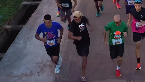 Corrida com Chinelos: A Aventura Viral Pode Custar Caro à Saúde do Atleta