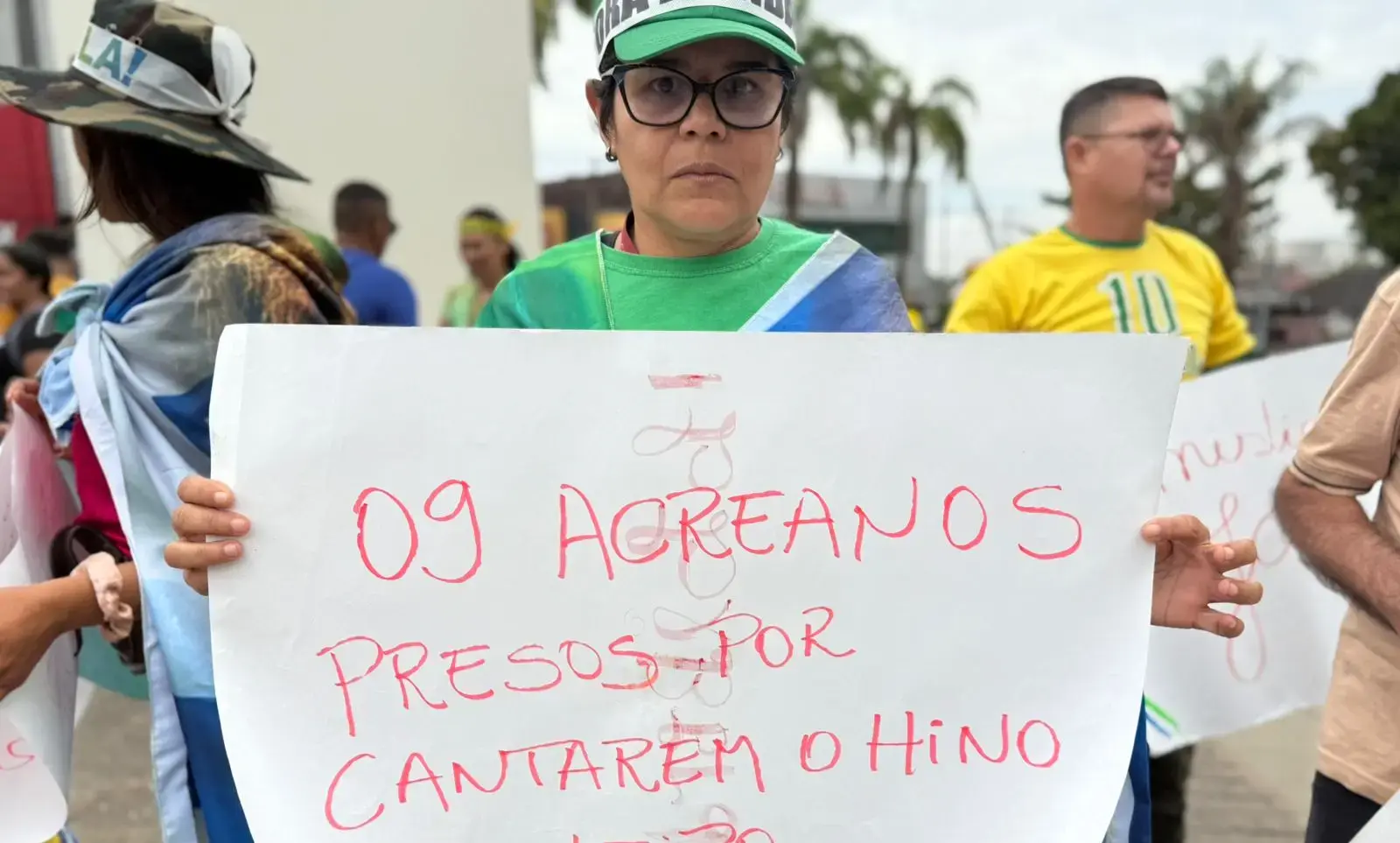 Do acampamento à manifestação: ‘Patriota’ presa no Acre reaparece em ato pró-Bolsonaro