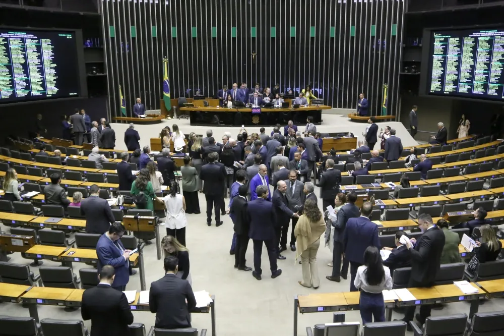 Câmara Acelera Votação de Projeto que Isenta Imposto de Renda para Salários de Até R$ 5 Mil