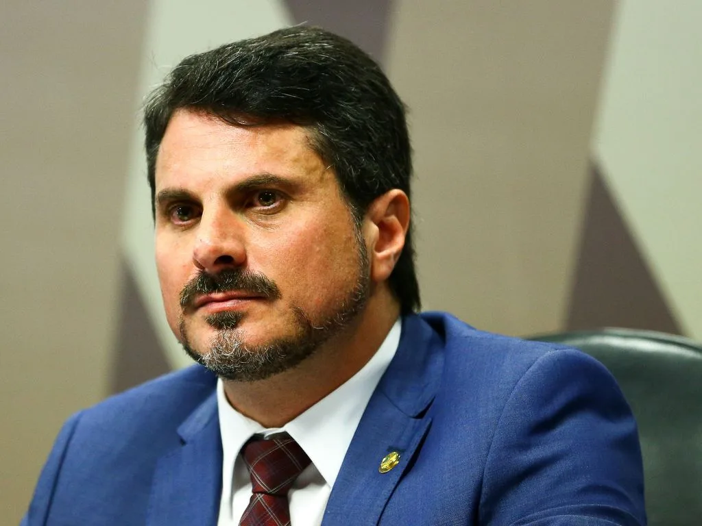 STF Aperta o Cerco Contra Marcos do Val: Salário e Verbas Bloqueados, Tornozeleira e Proibição de Redes Sociais