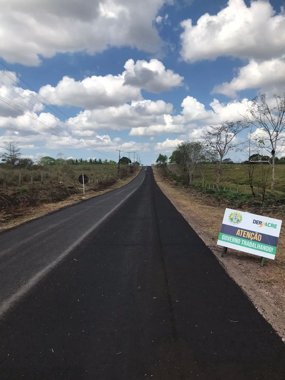AC-475 recebe revitalização asfáltica em trecho crucial entre Plácido de Castro e Acrelândia